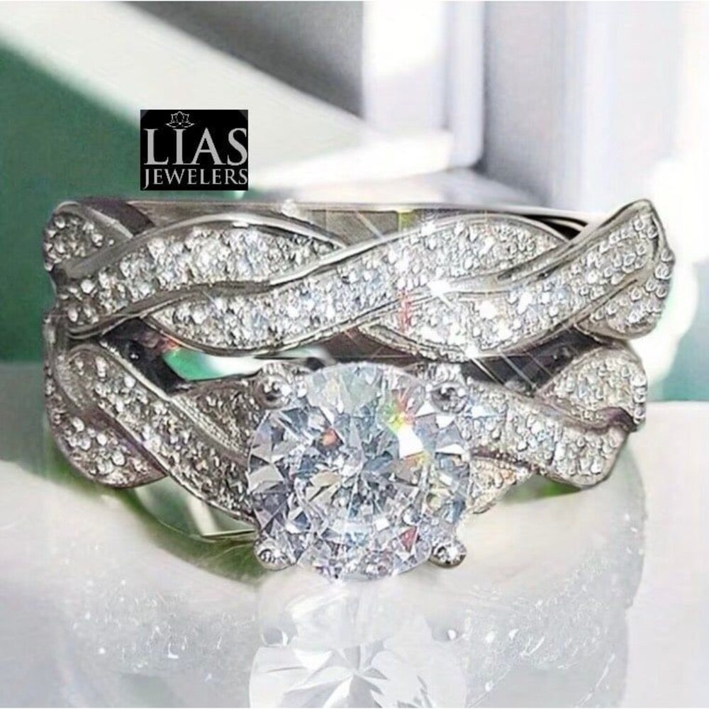 New 18k white gold wedding ring set